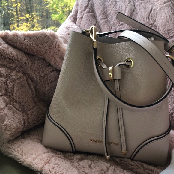Michael kors handbag - Picture 1 of 7